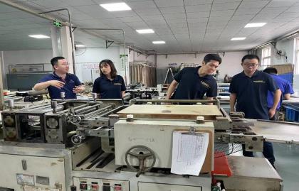 Hyundai (Jiangsu) Construction Machinery Co., Ltd. mengunjungi pabrik Headman